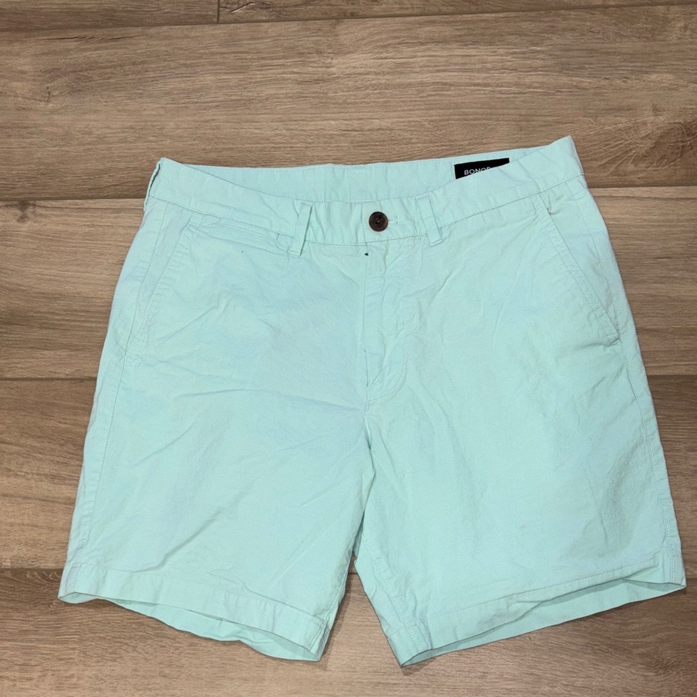 Bonobos Mint Green standard fit Flat Front chino Shorts size 32”